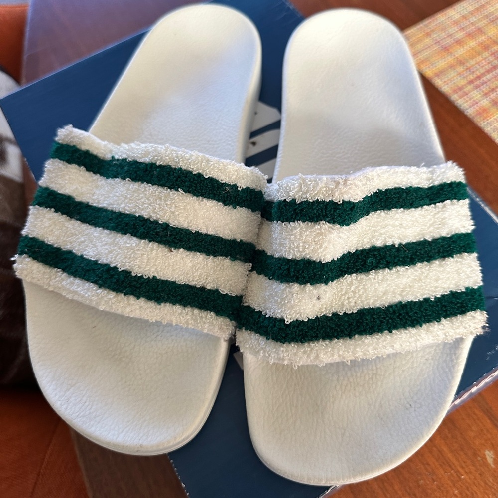 ADIDAS UNISEX MEN US 9 /WOMEN 10.5 Slides with Dark Green Striped Terry Straps